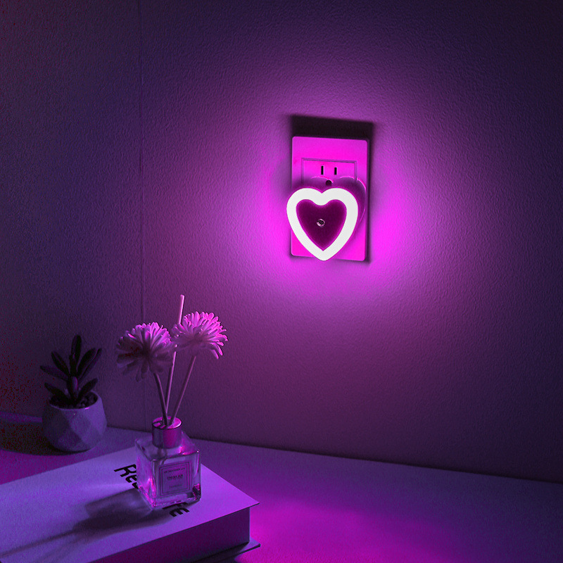 Warm White Heart Shaped Night Light 0.5W for Bedroom